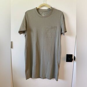 Everlane t-shirt dress